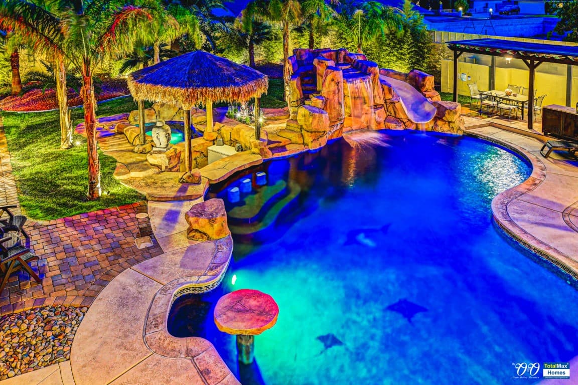 Oasis Oakey Mansion 1